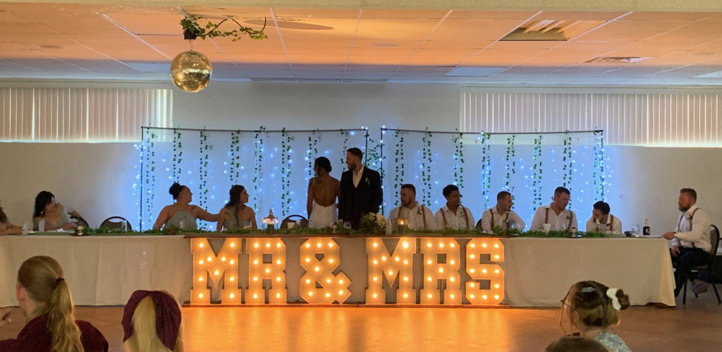 Mr and Mrs Weddign Sign